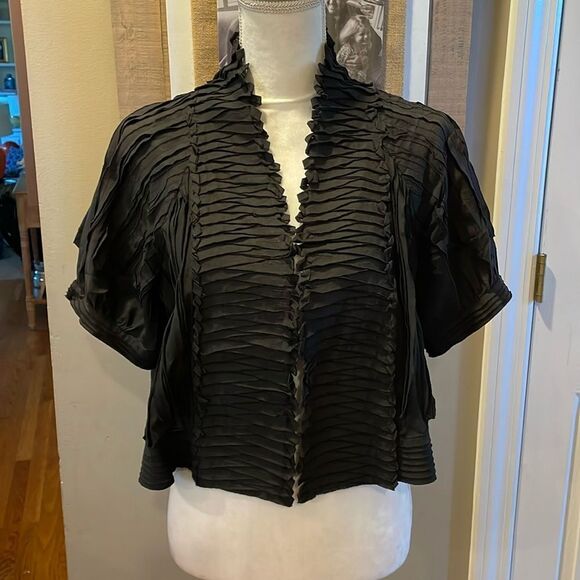 BCBGMAXAZRIA black textured cocktail black jacket, short sleeve - Picture 1 of 9